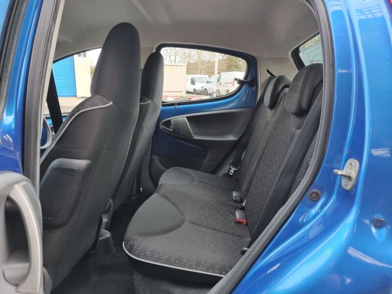 PEUGEOT 107