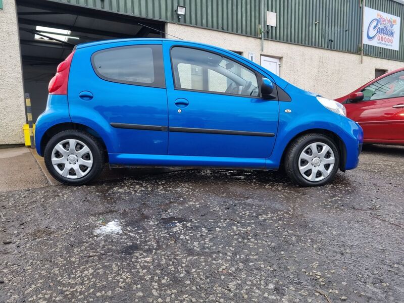 PEUGEOT 107