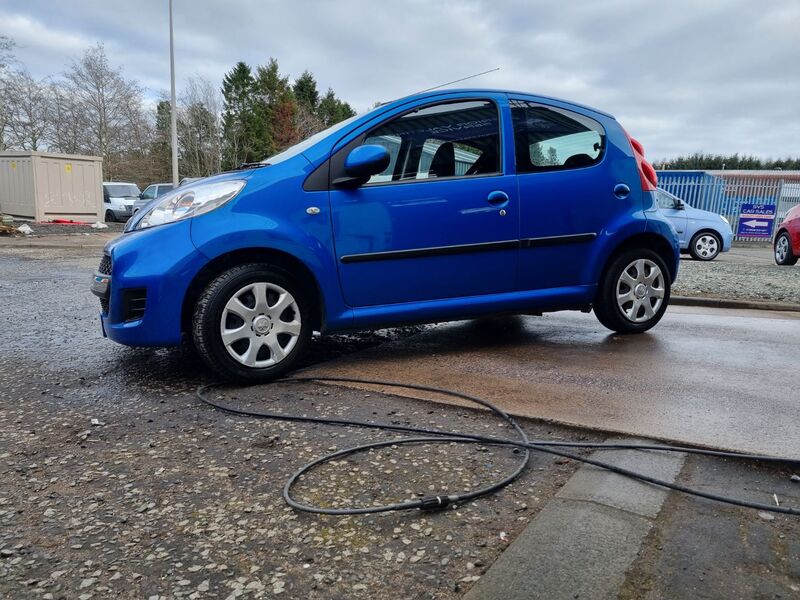 PEUGEOT 107