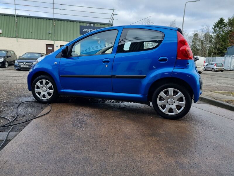 PEUGEOT 107