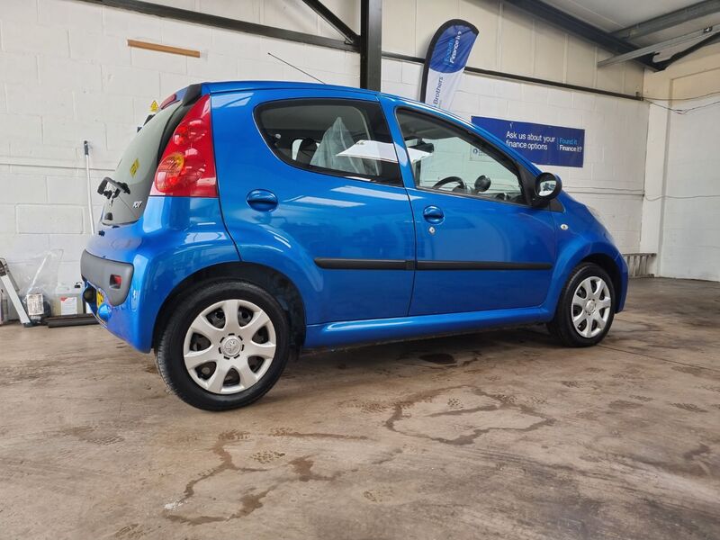 PEUGEOT 107