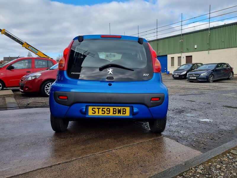 PEUGEOT 107
