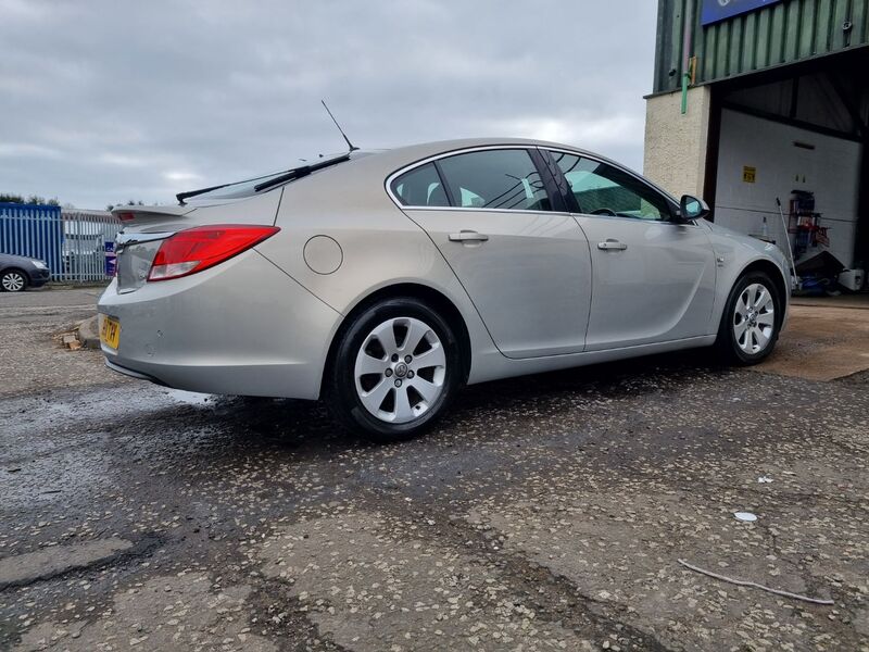 VAUXHALL INSIGNIA