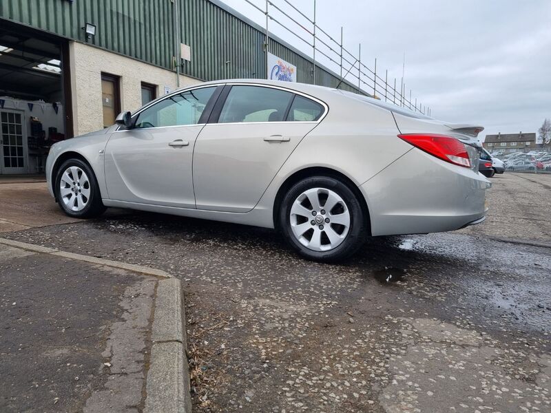 VAUXHALL INSIGNIA