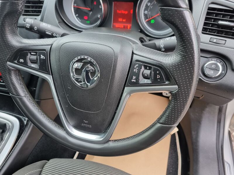 VAUXHALL INSIGNIA