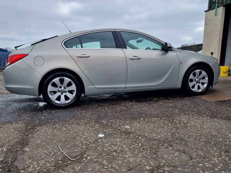 VAUXHALL INSIGNIA