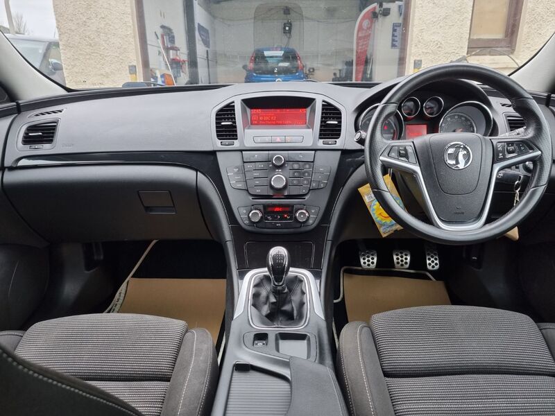 VAUXHALL INSIGNIA